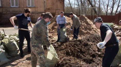 Добровольцы на субботник!